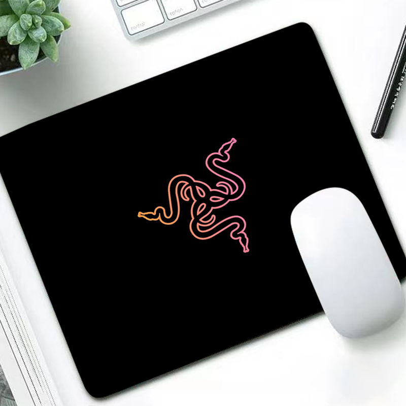 Razer Luxury Mouse Pad Anime G - огляд і ціна Gaming Pc Equipment